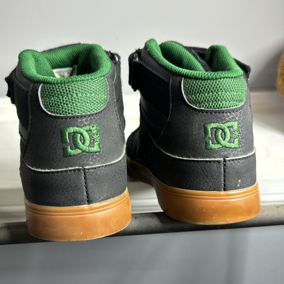 DC shoes - Picture 2 of 3